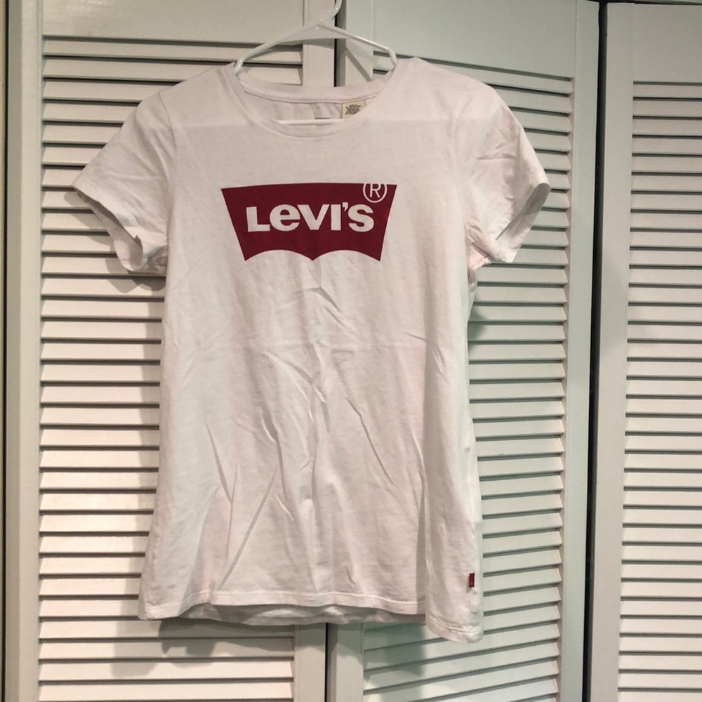 Levi T-Shirt (Size M)